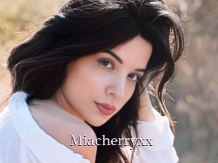 Miacherryxx