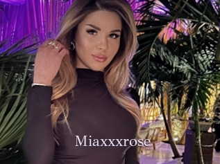 miaxxxrose Rencontre Une Femme