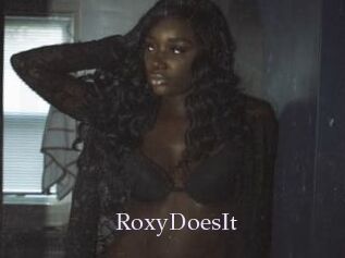 RoxyDoesIt